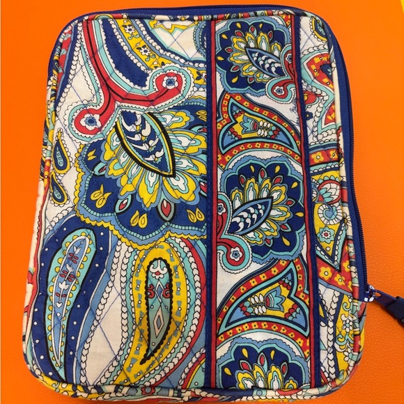 Vera Bradley Marina Paisley Tablet Quilted Sleeve Case Zip - Picture 1 of 3